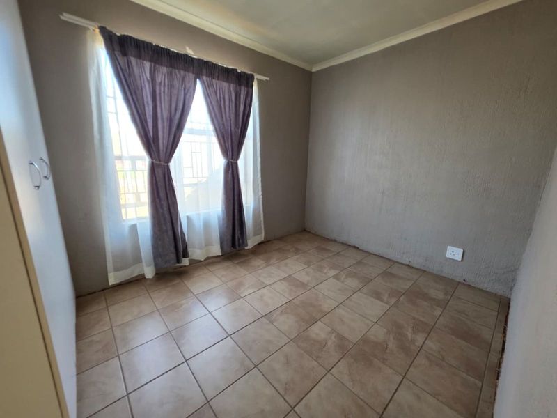 House For Sale in Karenpark - Photo 9