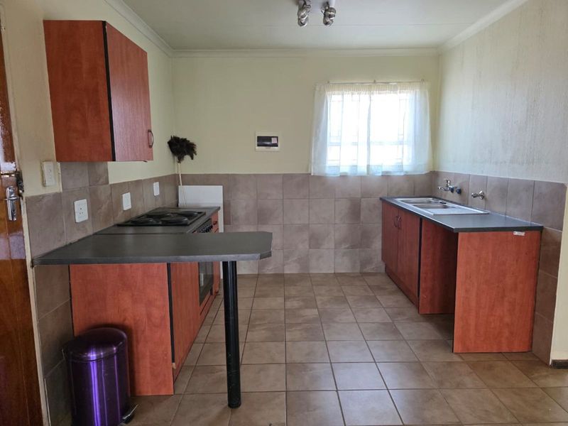 House For Sale in Karenpark - Photo 7