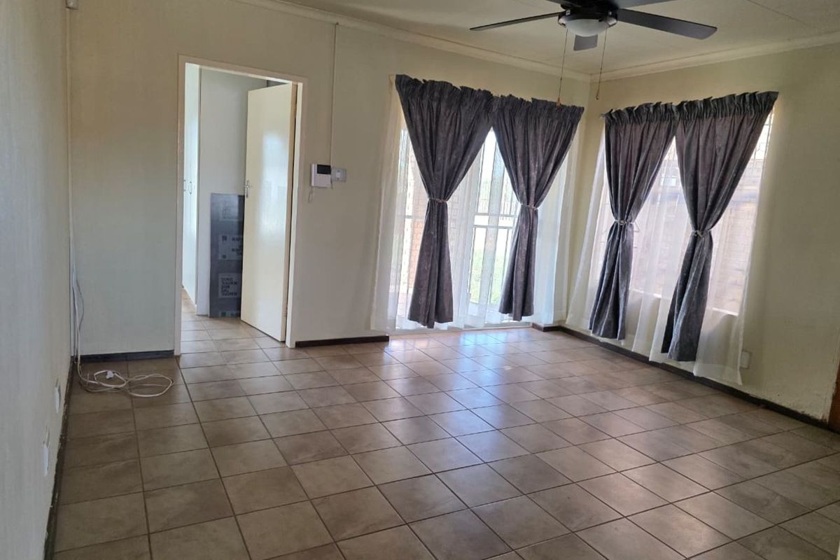 House For Sale in Karenpark - Photo 4