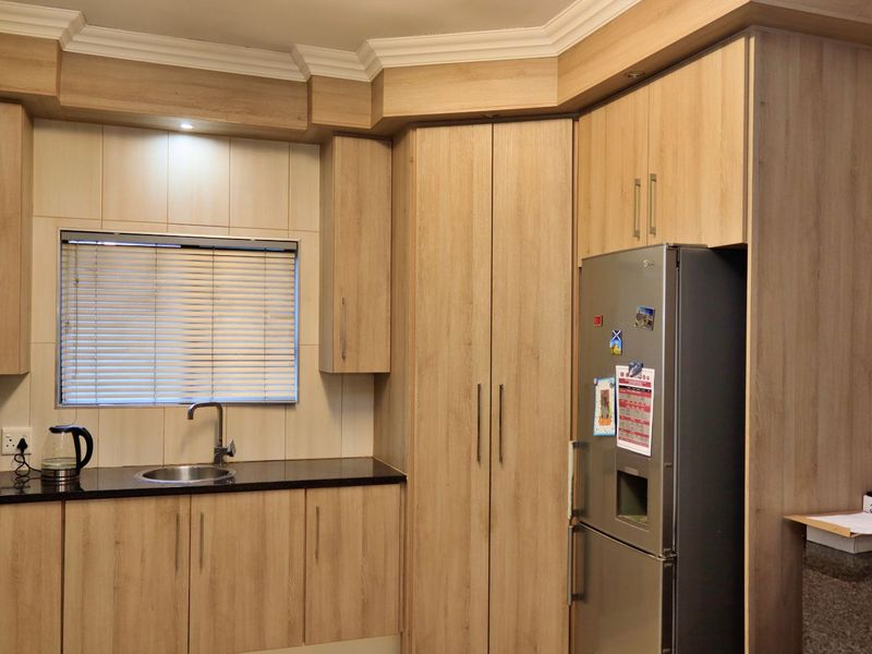 House For Sale in Thatch Hill Estate - Photo 5