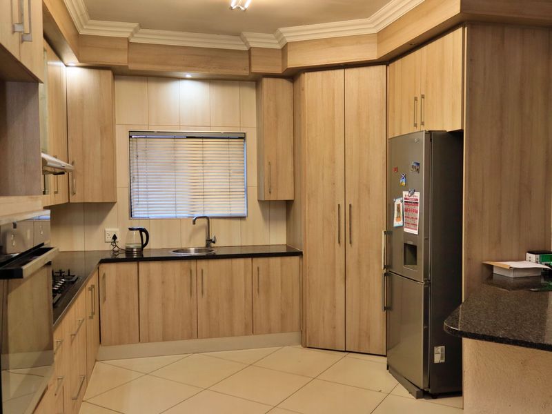 House For Sale in Thatch Hill Estate - Photo 4