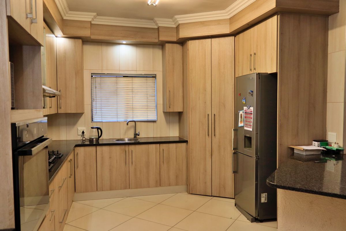 House For Sale in Thatch Hill Estate - Photo 4