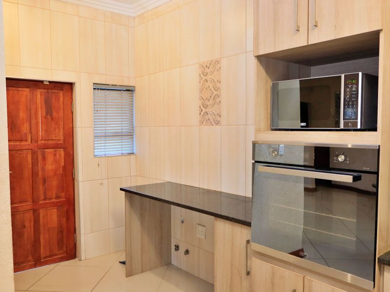 House For Sale in Thatch Hill Estate - Photo 6