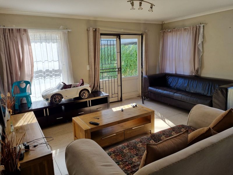 House To Rent in Parklands - Photo 10