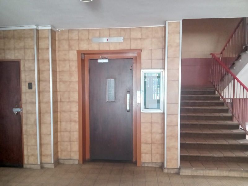 Apartment For Sale in Pretoria Central - Photo 2