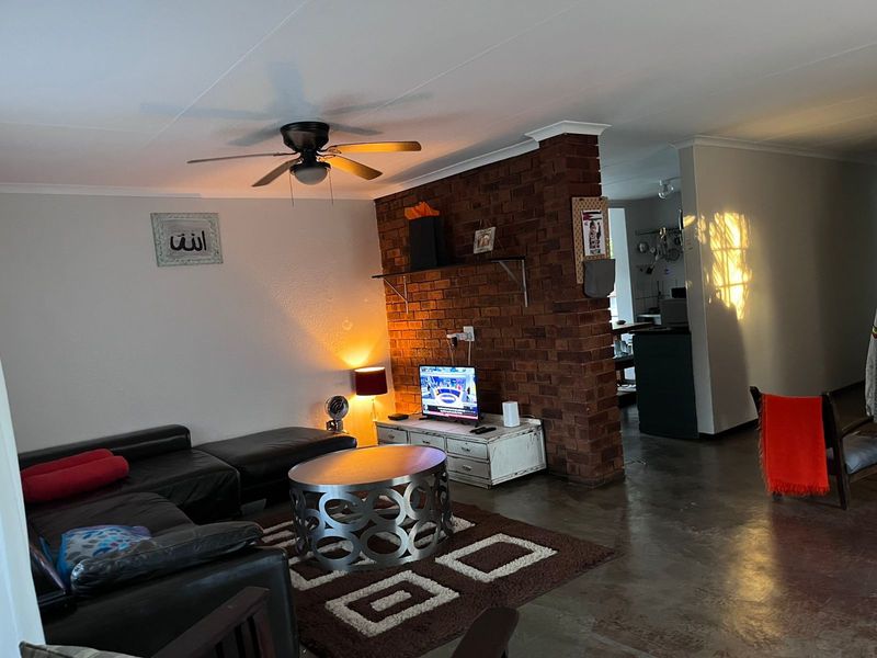 House For Sale in Albertville - Photo 5