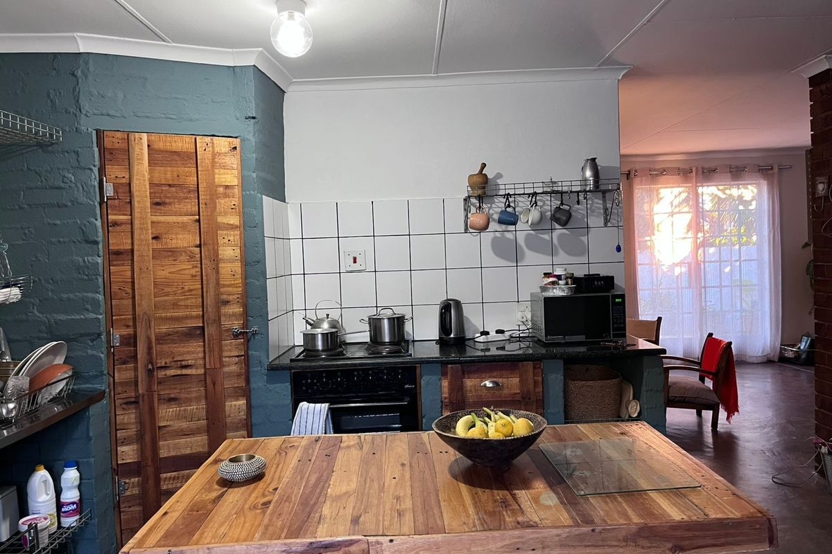 House For Sale in Albertville - Photo 3