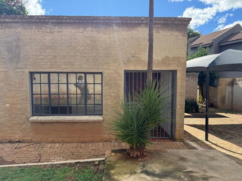 House For Sale in Albertville - Photo 8