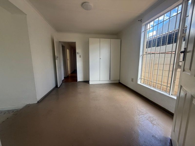 House For Sale in Albertville - Photo 4