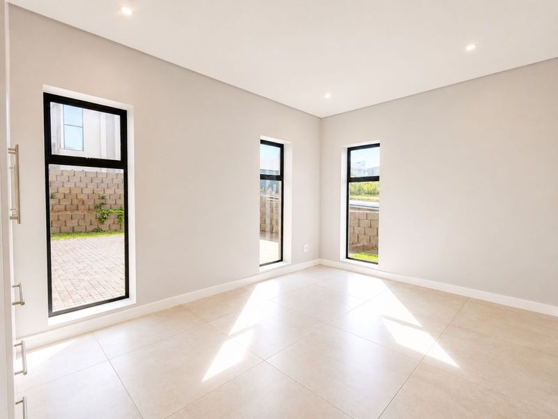 House For Sale in Hartland Lifestyle Estate - Photo 10