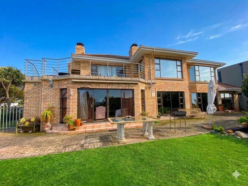 House For Sale in Outeniqua Strand - Photo 2