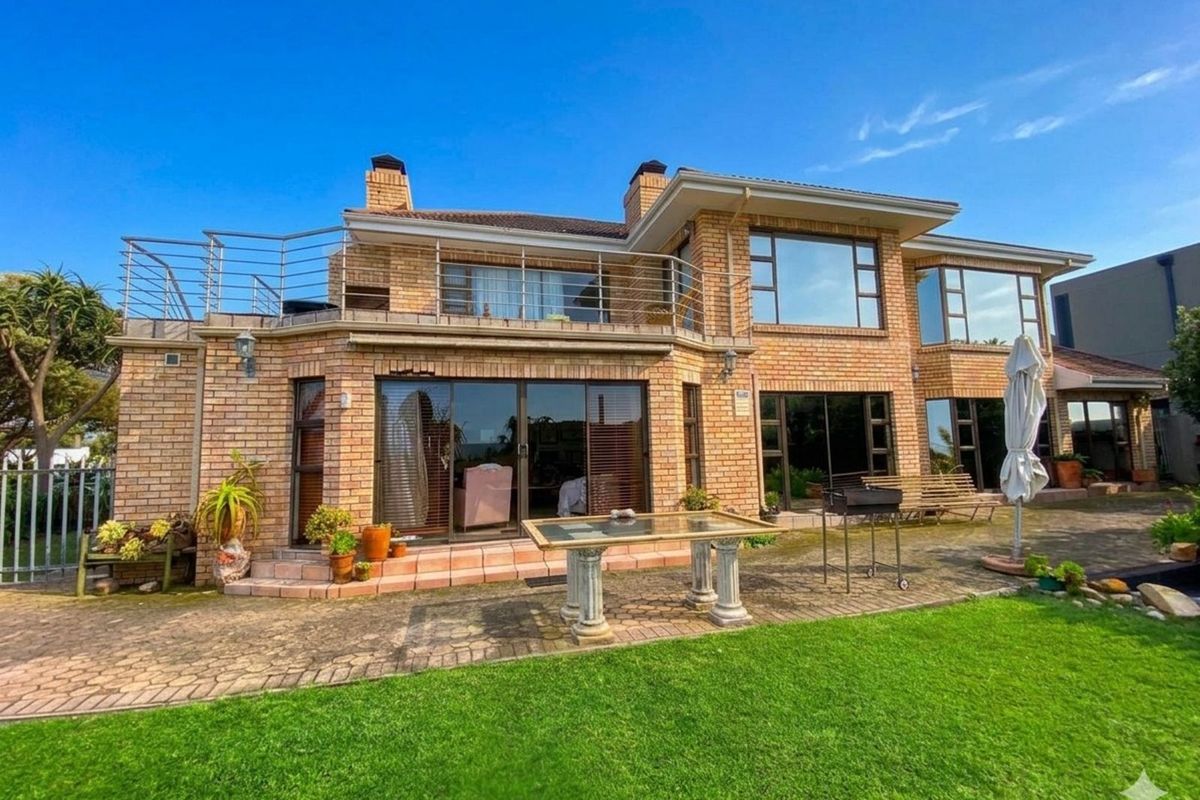 House For Sale in Outeniqua Strand - Photo 2
