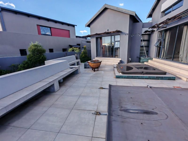 House To Rent in Copperleaf Estate - Photo 3