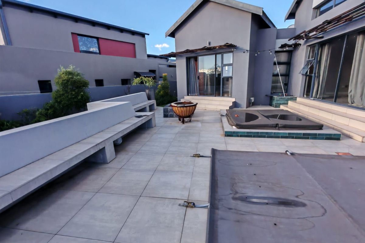House To Rent in Copperleaf Estate - Photo 3