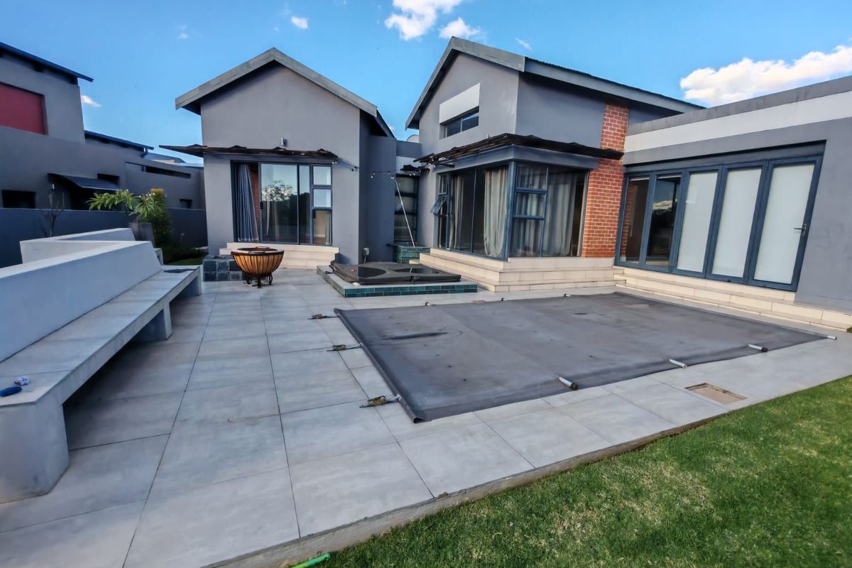 House To Rent in Copperleaf Estate - Photo 2