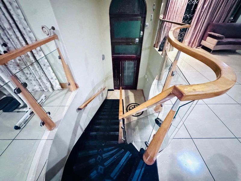 House For Sale in Aloe Ridge - Photo 7