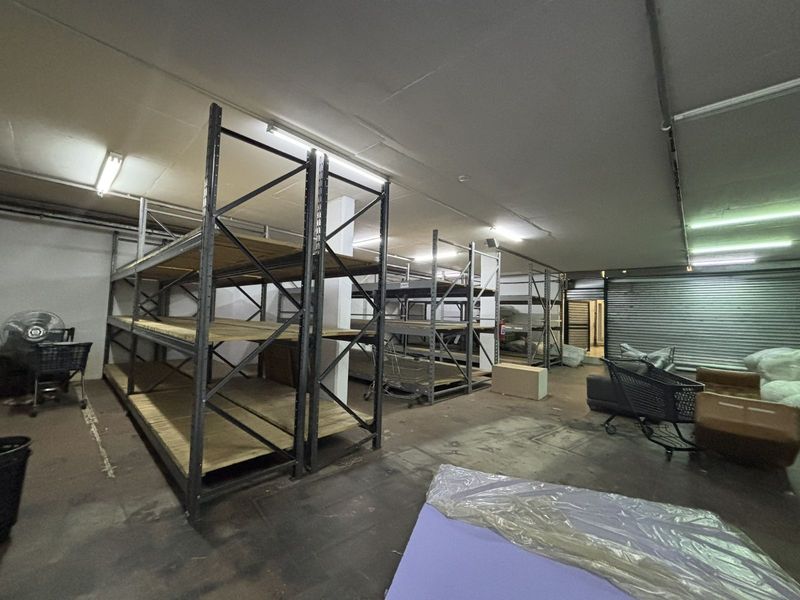Commercial To Rent in Montana - Photo 3