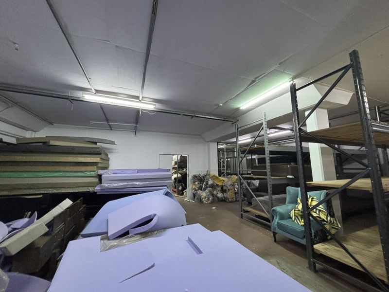 Commercial To Rent in Montana - Photo 9