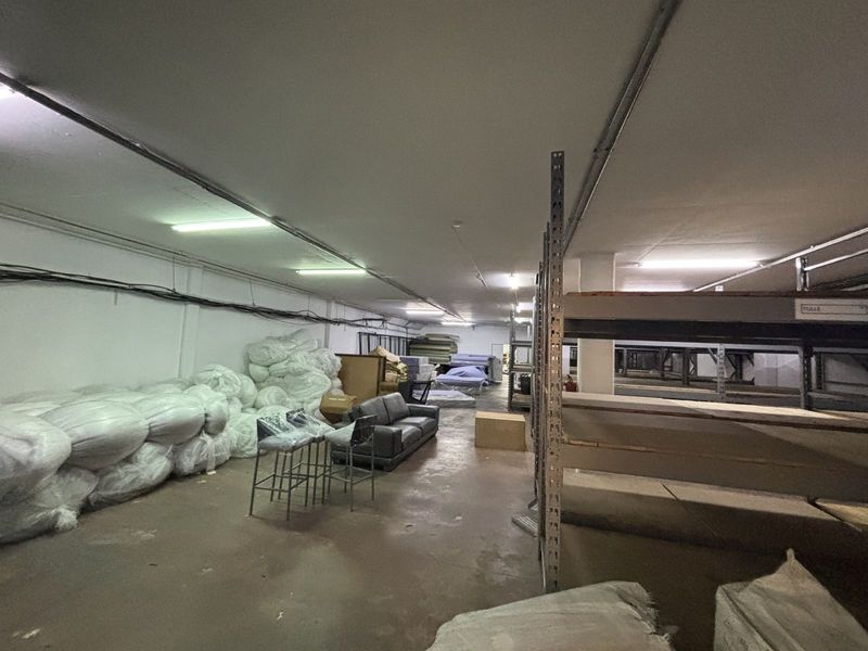 Commercial To Rent in Montana - Photo 7