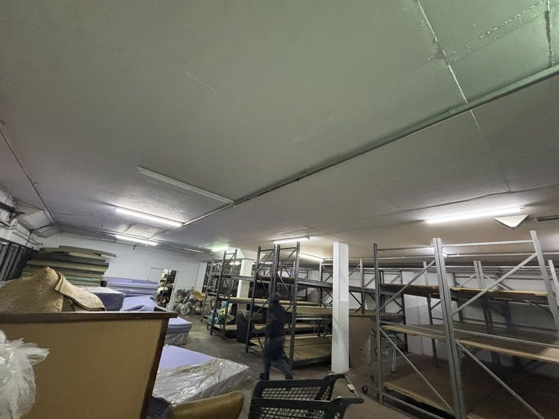 Commercial To Rent in Montana - Photo 5