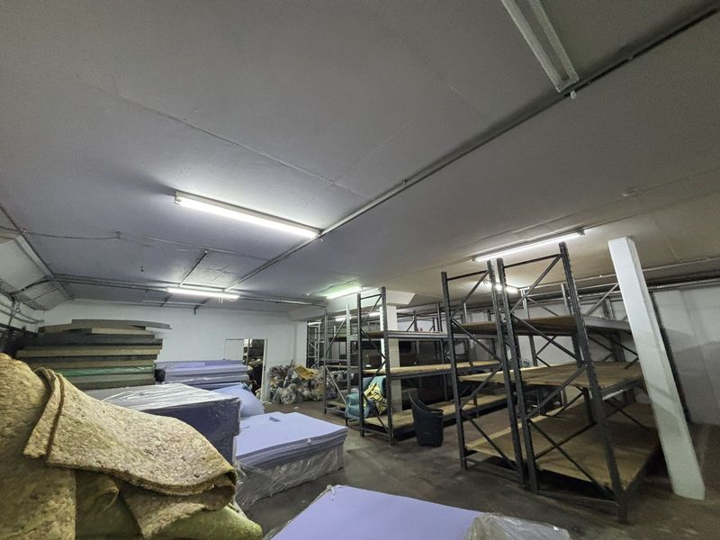 Commercial To Rent in Montana - Photo 4