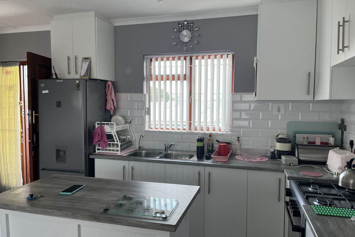 Apartment For Sale in Kleinmond Central - Photo 5