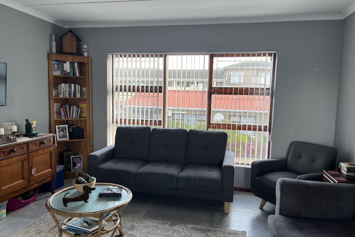 Apartment For Sale in Kleinmond Central - Photo 2