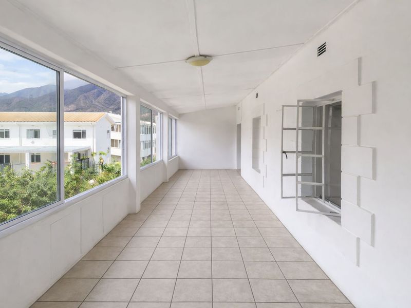 Apartment For Sale in Montagu Central - Photo 2