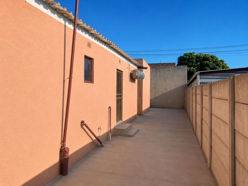 House For Sale in Seshego - Photo 5