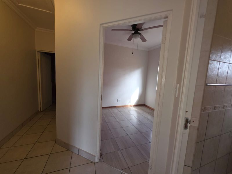 Townhouse For Sale in Cassandra - Photo 6