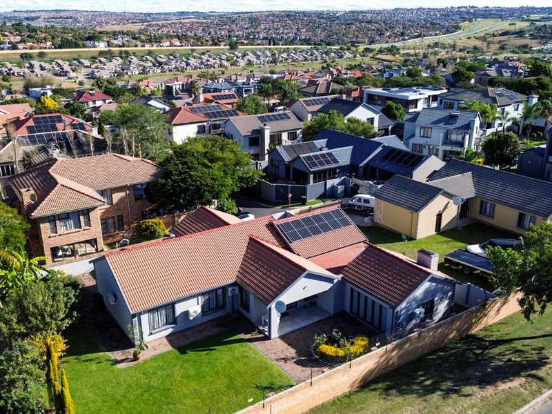 House For Sale in Amberfield Valley - Photo 4
