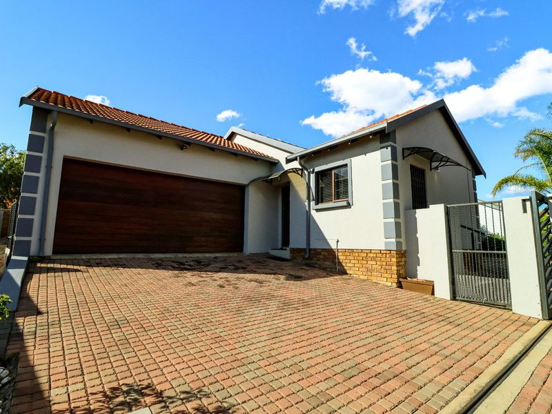 House For Sale in Amberfield Valley - Photo 7