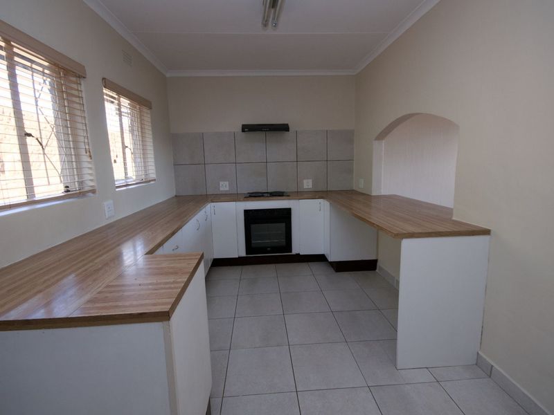 House For Sale in Naturena - Photo 9