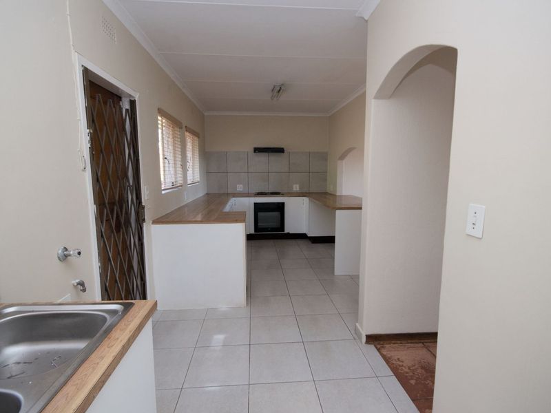 House For Sale in Naturena - Photo 8