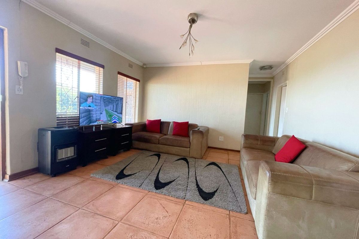 House For Sale in Naturena - Photo 4