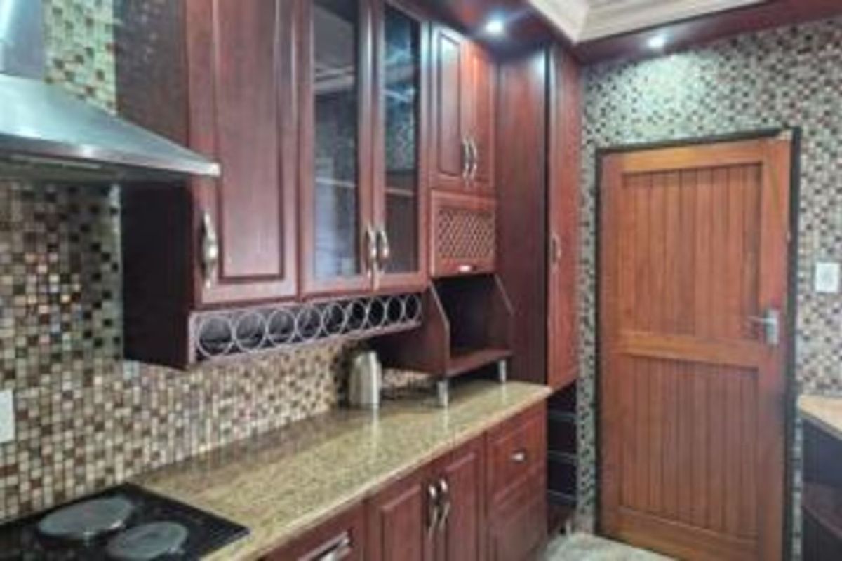 House For Sale in Ivy Park - Photo 5
