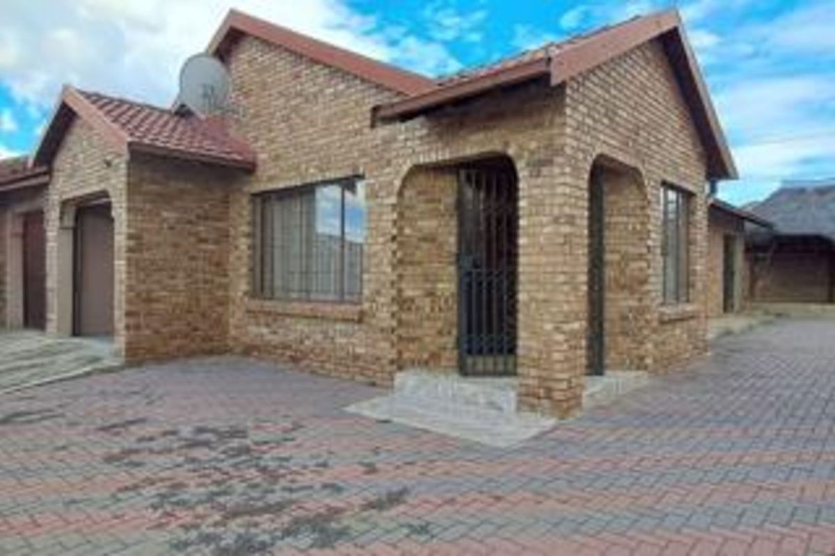 House For Sale in Ivy Park - Photo 2