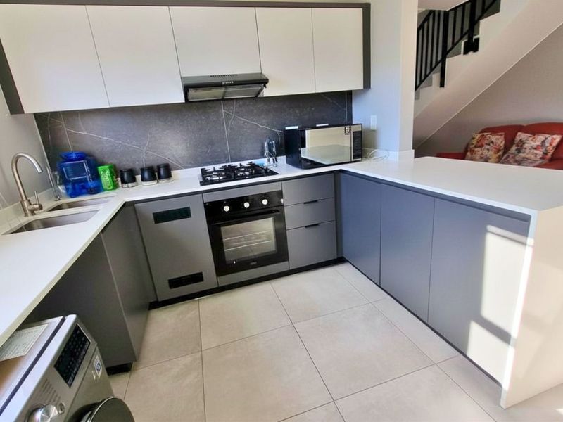 Apartment For Sale in Glen Austin AH - Photo 3