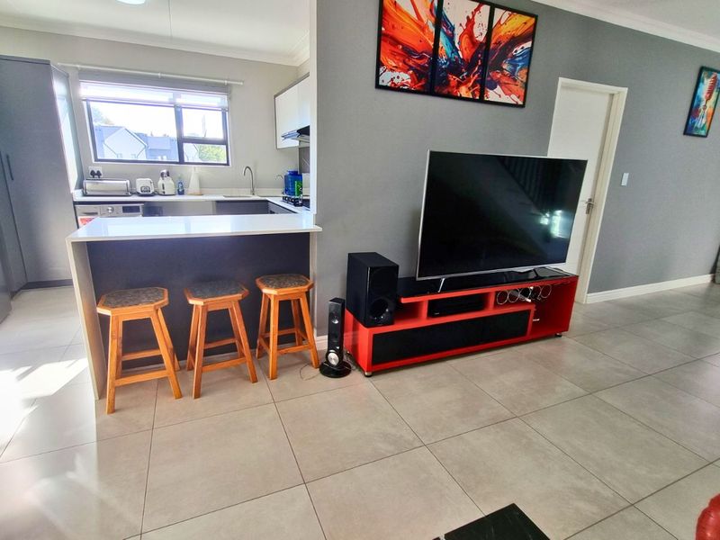 Apartment For Sale in Glen Austin AH - Photo 2
