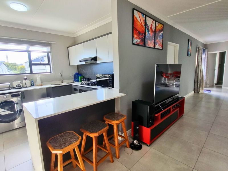 Apartment For Sale in Glen Austin AH - Photo 4