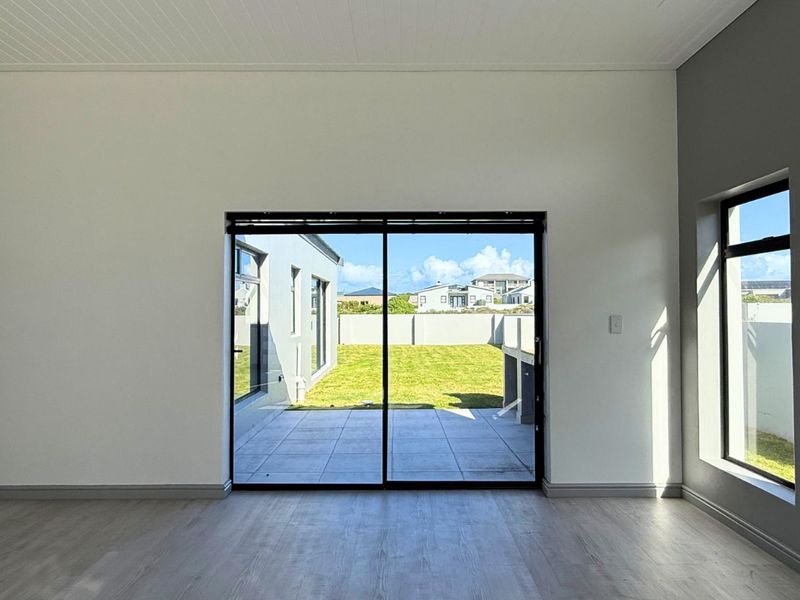 House For Sale in Kleinbaai - Photo 7