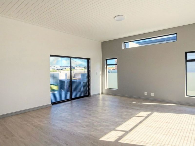 House For Sale in Kleinbaai - Photo 6