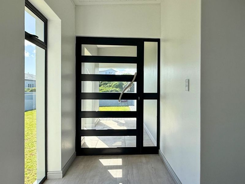 House For Sale in Kleinbaai - Photo 5