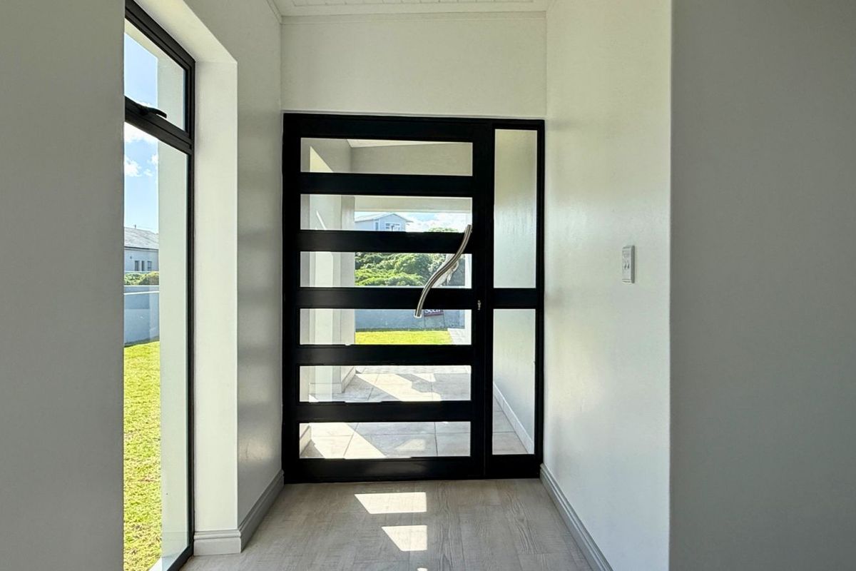 House For Sale in Kleinbaai - Photo 5