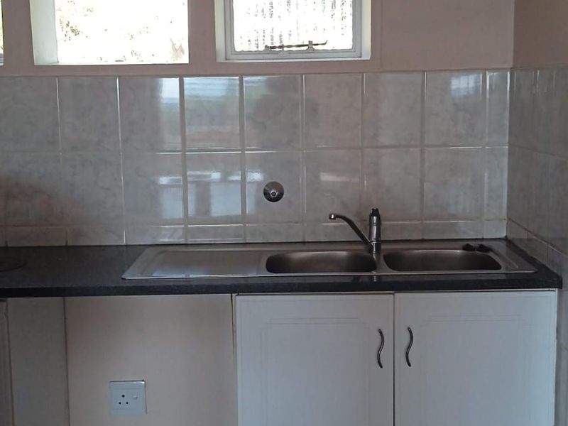 House For Sale in Windsor East - Photo 3