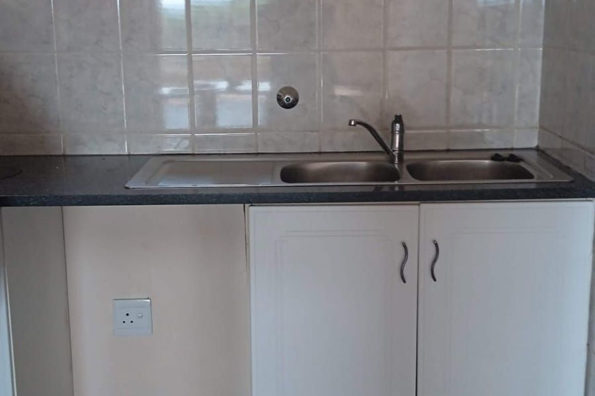 House For Sale in Windsor East - Photo 4