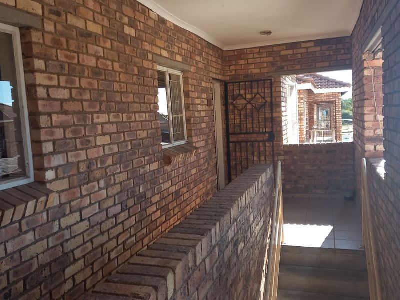 Apartment For Sale in Brits Central - Photo 2