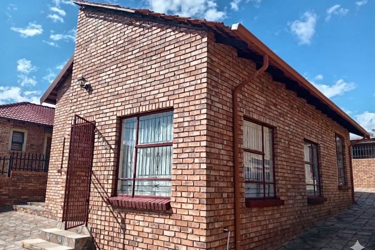 House For Sale in Morula View - Photo 3