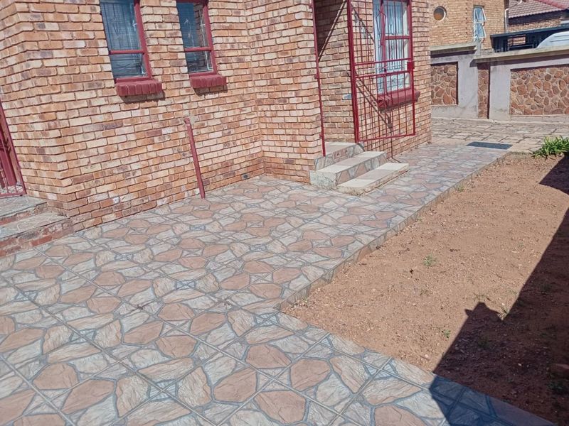 House For Sale in Morula View - Photo 9