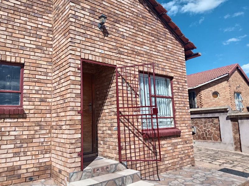 House For Sale in Morula View - Photo 5